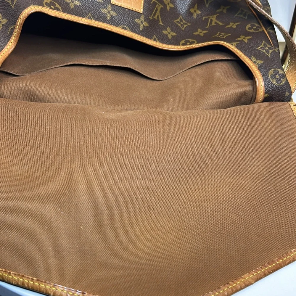 Louis Vuitton LOUIS VUITTON Monogram Saumur